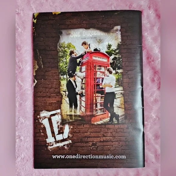 One Direction Tour 2013 Concert Program Book - Picture 3 of 7